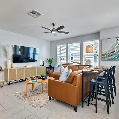 Blocks To Beach - Coastal Beach Decor - Garage Parking - Gated Community - 30 Day Fully Furnished